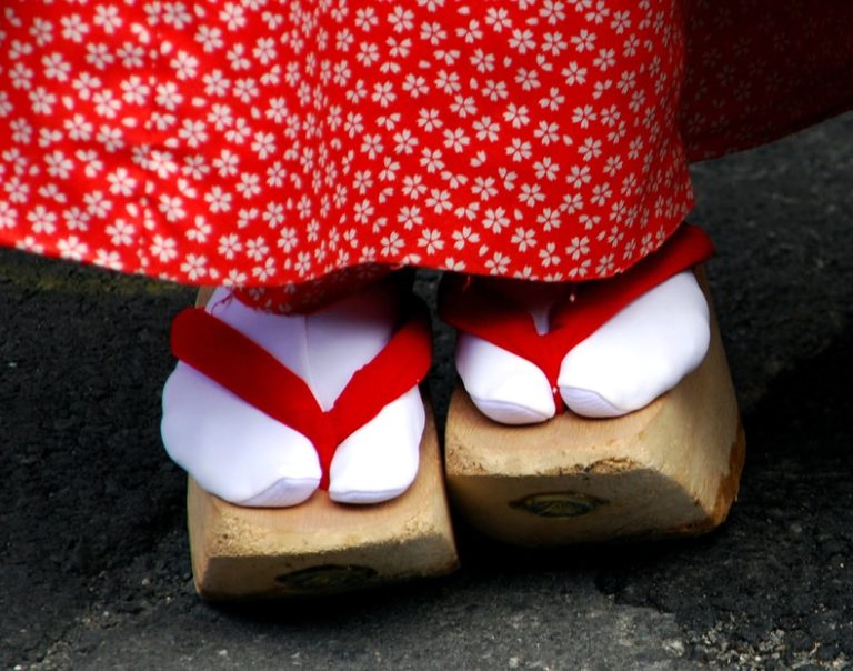 KASUT TRADISIONAL JEPUN