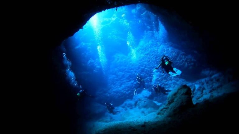 5 PANTAI TERBAIK UNTUK AKTIVITI PENYELAM SCUBA DI OKINAWA