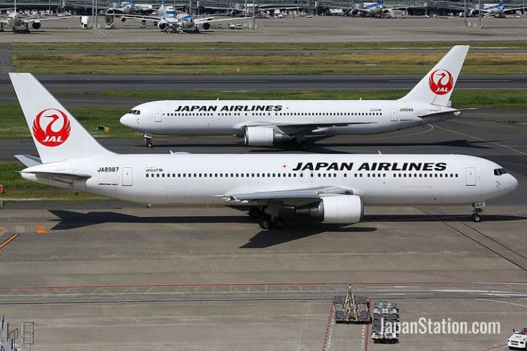 PENGANGKUTAN UDARA DOMESTIK DAN ANTARABANGSA DI JEPUN